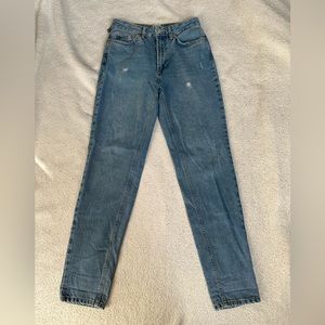 Urban Outfitters BDG High-Waisted Mom Jean Light Wash - Size 26